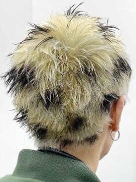 ウィコ 新宿(WICO) spiky short×point design [新宿駅/ウルフ/アッシュブラック]