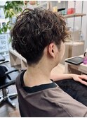 ツイストスパイラルパーマメンズマッシュ刈り上げ 奥東巧真