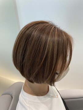 コム モア(COMME MOI) ハイライトボブ