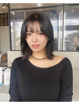 ムード カナザワ(mood kanazawa) 20代/30代/レイヤーカット/ミディアムレイヤー/アッシュカラー