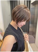 ショートスタイル 透明感ベージュカラー