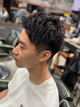 スリーセント 栄(3/cent) ツーブロックショート