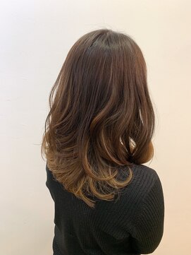 パティオン(PATIONN) お洒落インナーカラーのゆるミックスカールミディアムスタイル☆