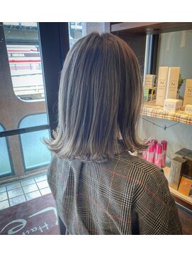 リー ヴィータ 上新庄(Lee Vita) ミルクティーベージュ×外ハネ×透明感×ベージュカラー