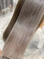 エスカーラ 表参道(THE ESCALA)&nbsp;髪質改善カラーでホワイトシルバーもツヤサラに！