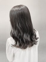 美髪ヘア　暗髪アッシュ