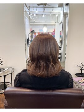 アズーア ヘアーアンドスパ(azure hair&spa) ミルクティーベージュ／ブリーチ1回～／横浜／ハイトーン