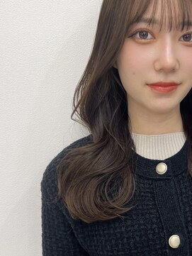 メルバイグラフ 梅田(mel by GRAFF) 可愛くなりすぎない大人顔まわりレイヤーカット