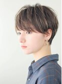ショートカットくびれショート30代40代50代髪型ショート耳かけ