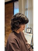 ランダムなパーマスタイル