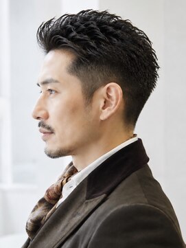 サーカス バイ ビュートリアム 青山(CIRCUS by BEAUTRIUM) 大人メンズのラフショートビジネスマン刈り上げ