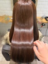カーラ(Cara)&nbsp;光沢ブラウン × 白髪ぼかしカラー
