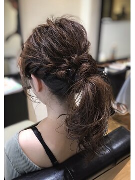 ウィーク 梅田(UiiC) ポニーテール ヘアセット