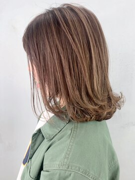 アルバム 銀座(ALBUM GINZA) レイヤーロブ_ウェーブパーマフォギーベージュ耳かけ_ba288141