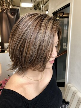 ペネロープ(Penelope) ［新宿］ウルフレイヤー/ハイライト/ベージュ系　担当　夕島