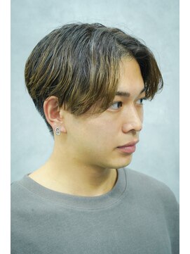 クロムトウキョウ ザ バーバー ネオン 新宿店(CHROM TOKYO the Barber ne/on) ニュアンスパーマ/センターパート