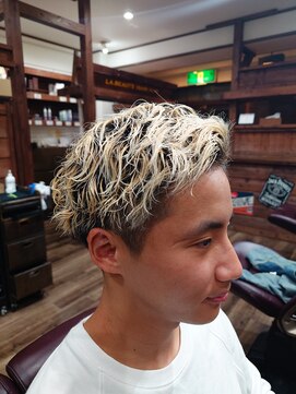 ラボーテイサミヘアーイースト(La.beaut'e ISAMI HAIR EAST) ウルフマッシュパーマハイライト〈理容室〉東浦和メンズ
