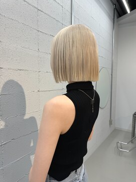 イロ(iro.) ブロンド