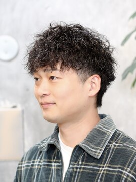 クリュウゲート 三鷹店(KURYU GATE) ベリーショート/パーマ/アッシュブラック