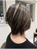 大人の前下がりハイレイヤーカット
