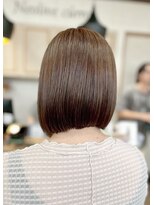 ネオリーブ クーロ(Neolive curro)&nbsp;小顔タッセルボブ×ぱつっとボブ[美髪/縮毛矯正/アッシュカラー]