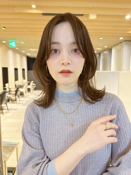 クィーンズガーデンバイケーツーギンザ(QUEEN’S GARDEN by K two GINZA) ミディアム/レイヤーカット/くびれ/透明感ブラウン