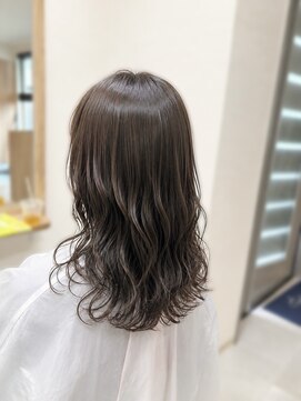 トゥエンティ(twenty) 朝のスタイリング時短コテ巻き風パーマ