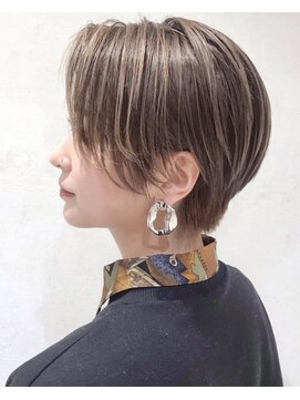 パーク(PAAQ) 【田中智大】前下がりショート×オンブレハイライト(ベージュ)