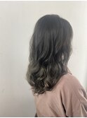 柔らかいアッシュ系グレーベージュ