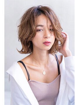 アメリ 新宿(Ameri) Ameri コンパクトボブ　アディクシーカラー　【新宿】