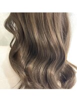 ジンジャー(GINGER)&nbsp;透明感×艶×ベージュ×ダブルカラー×艶巻き×韓国巻き