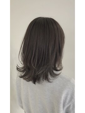 ルミエール(lumiere) ふんわり外ハネミディアムレイヤー