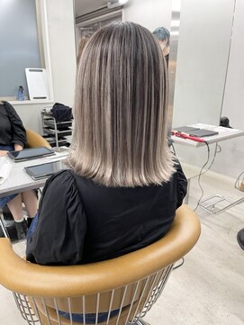 サイン 表参道(SIGN) レイヤーカットバレイヤージュカラーケアブリーチ