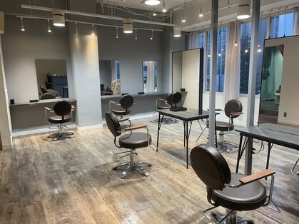 シェノン オム 梅田(CHAINON HOMME)の写真