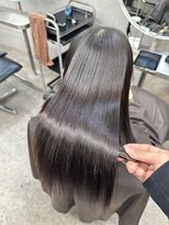 ジーナ 池袋(Zina) 乾かすだけでうねりの無い美髪に!