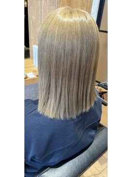 マナヘアー 倉敷(Mana Hair) ミルクティーベージュ/ダブルカラー/ケアブリーチ/ハイトーン