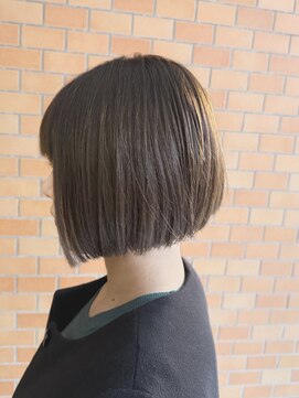 ビランチェ 池袋(bilancia) 切りっぱなしボブ/ミニマルボブ/ブリーチなしグレージュ/池袋