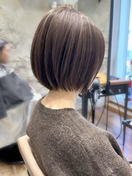 アフロート ルヴア(AFLOAT RUVUA) みねスタイル♪ 似合わせ ショート ボブ 30代 40代 小顔 新宿