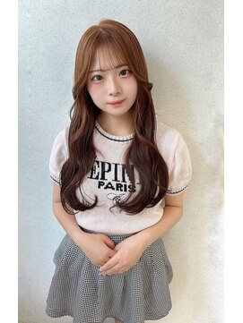 ユーフォリア 渋谷グランデ(Euphoria SHIBUYA GRANDE) 顔周りレイヤー 薄めバング 韓国風へア ブラウンカラー