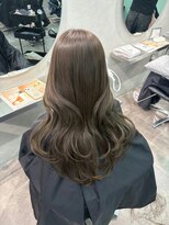 ジーニー 千葉(GENiE)&nbsp;オリーブベージュ/レイヤーカット/韓国【白井愛海】