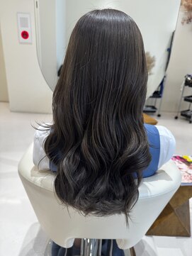 トワ 仙台店(toi) 【韓国・レイヤー】バタフライカット・オリーブベージュ