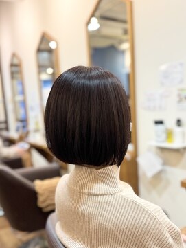 ヘアー グリーン(hair green) 艶と丸みが美しい上品シルエットの大人ボブスタイル