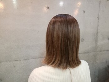 ヒラリー(Hillary)の写真/髪をケアしつつカラーを楽しみたい…<Hillary>にお任せ下さい!艶・ハリのある美しい仕上がりに感動♪