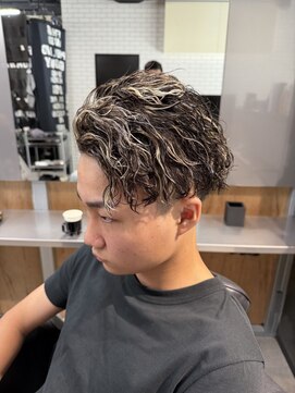 リレーションメンズヘアー(RELATION MEN'S HAIR) フェザーショートアップバングツーブロックマッシュメンズ