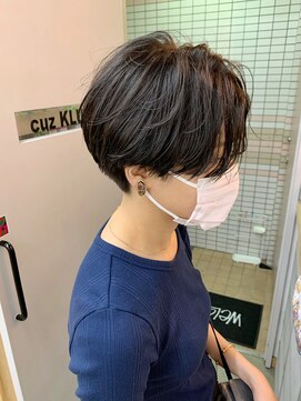 キューズ クラブ(cuz KLUB) 【cuzKLUB 】丸みショート×ダークオリーブ