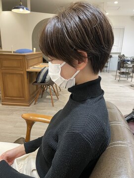 エミス バイ メルト 吉祥寺(emis by melt) 小顔カット丸みショートマッシュベージュ系カラー20.30.40代人気