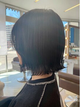 コワファースト 大分(COIFF1RST) シンプルな外はねボブ