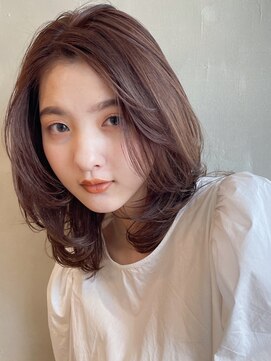ビュートリアム 南青山(BEAUTRIUM) ミディアムレイヤー 前髪なし 暖色カラー 表参道 20代30代40代