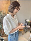 前下がりボブ無造作シルキーベージュグレージュカラー大人可愛い