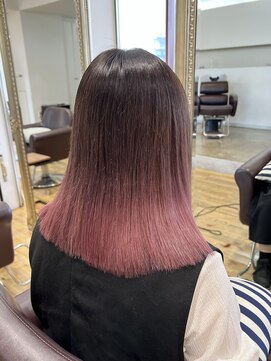ルッツ(Lutz. hair design) グラデーションピンク【千代田彩夏】